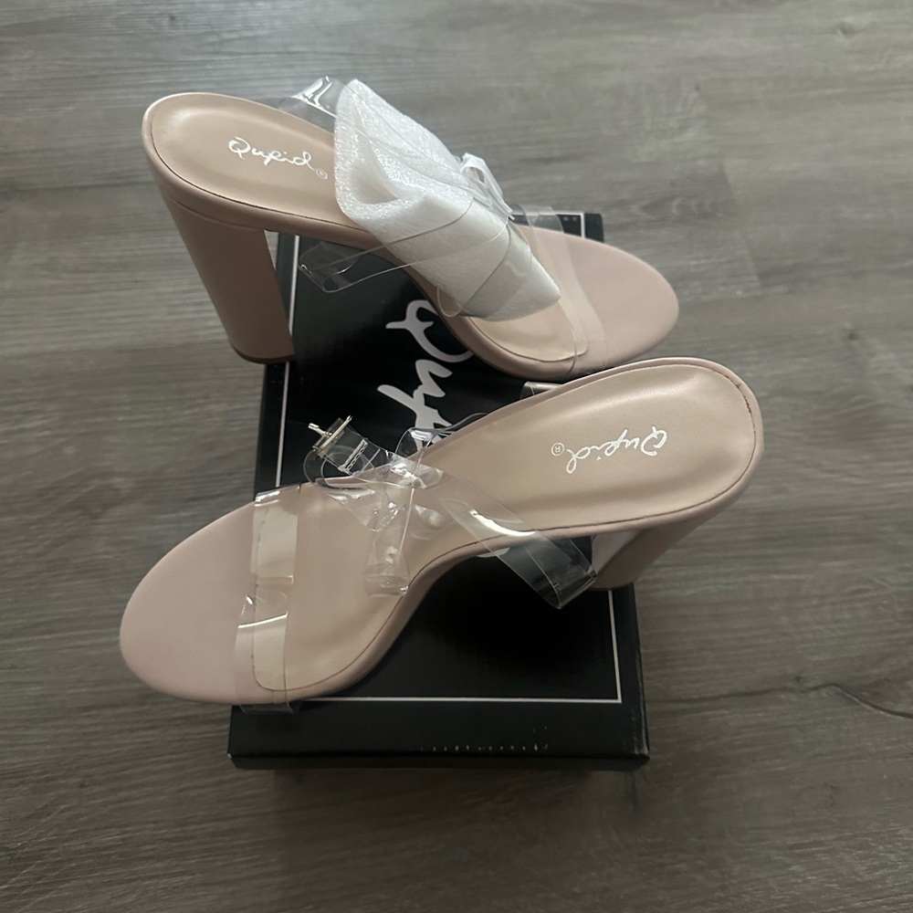 NWT VICI Sera Clear Strap Heels, Nude Size 9